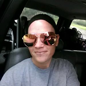 Meet your Posher, Carla